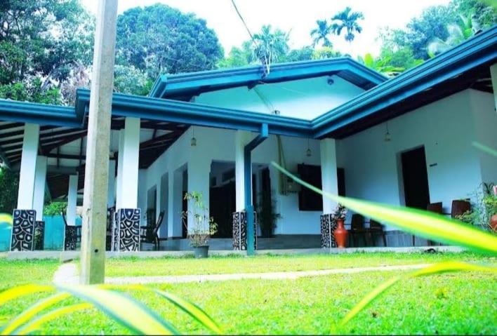 Salmanel Resort راتنابورا المظهر الخارجي الصورة